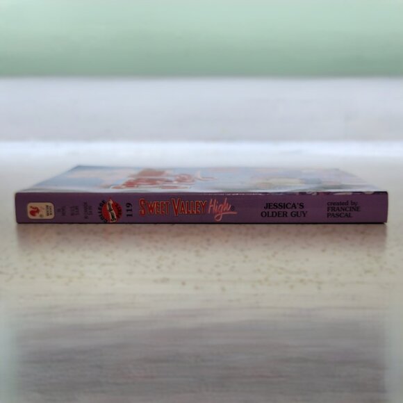 Sweet Valley High # 119 Jessica's Older Guy - Picture 4 of 5